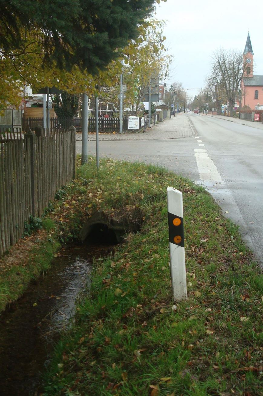 Entwässerungsgraben an der Theresienstraße 2013