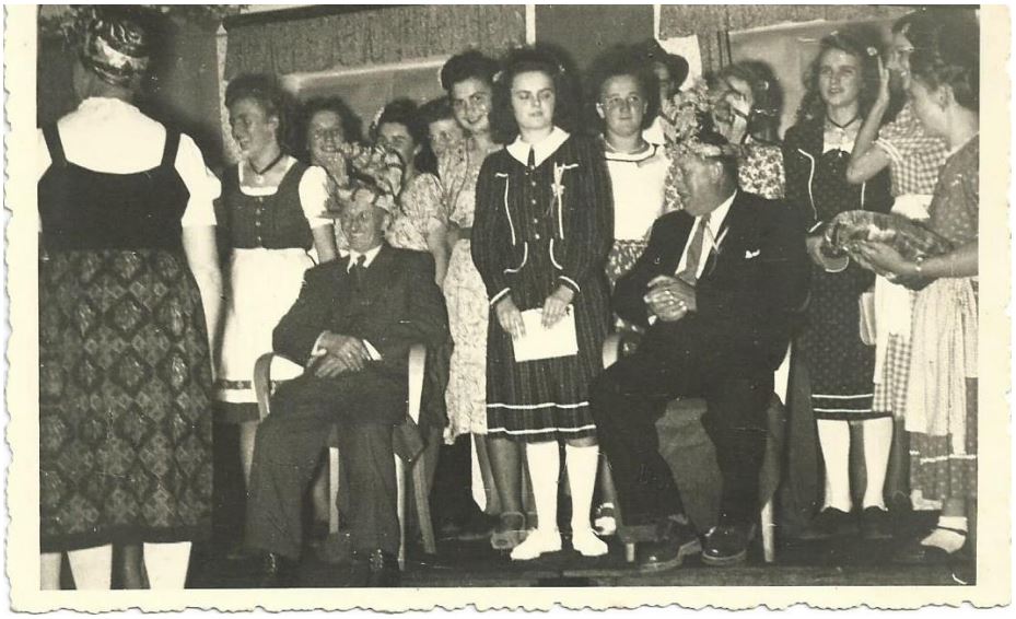 Bürgermeister Zeilhofer und Mittermaier von Hallbergmoos und Notzing zum Erntedank Bürgermeister Zeilhofer und Mittermaier von Hallbergmoos und Notzing zum Erntedank
