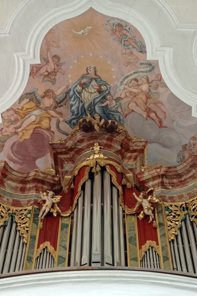 Auffahrt in der Pfarrkirche Maria Himmelfahrt in Bad Kötzting Auffahrt in der Pfarrkirche Maria Himmelfahrt in Bad Kötzting